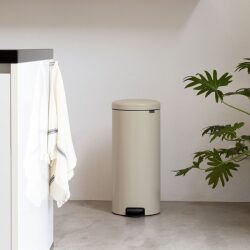 פח פדל 30 ליטר בז’ עדין Brabantia NewIcon